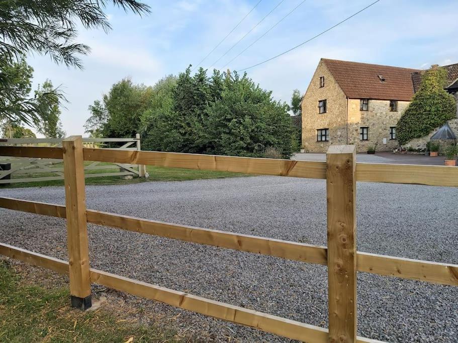 Relaxing Retreat On The Edge Of The Cotswolds Kingswood (Stroud, Gloucestershire)